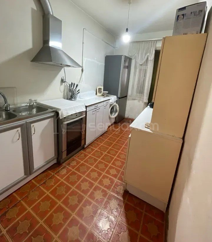 4 Սենյականոց Բնակարան, 101քմ, 3/9 հարկ, Նորմալ Վիճակում
