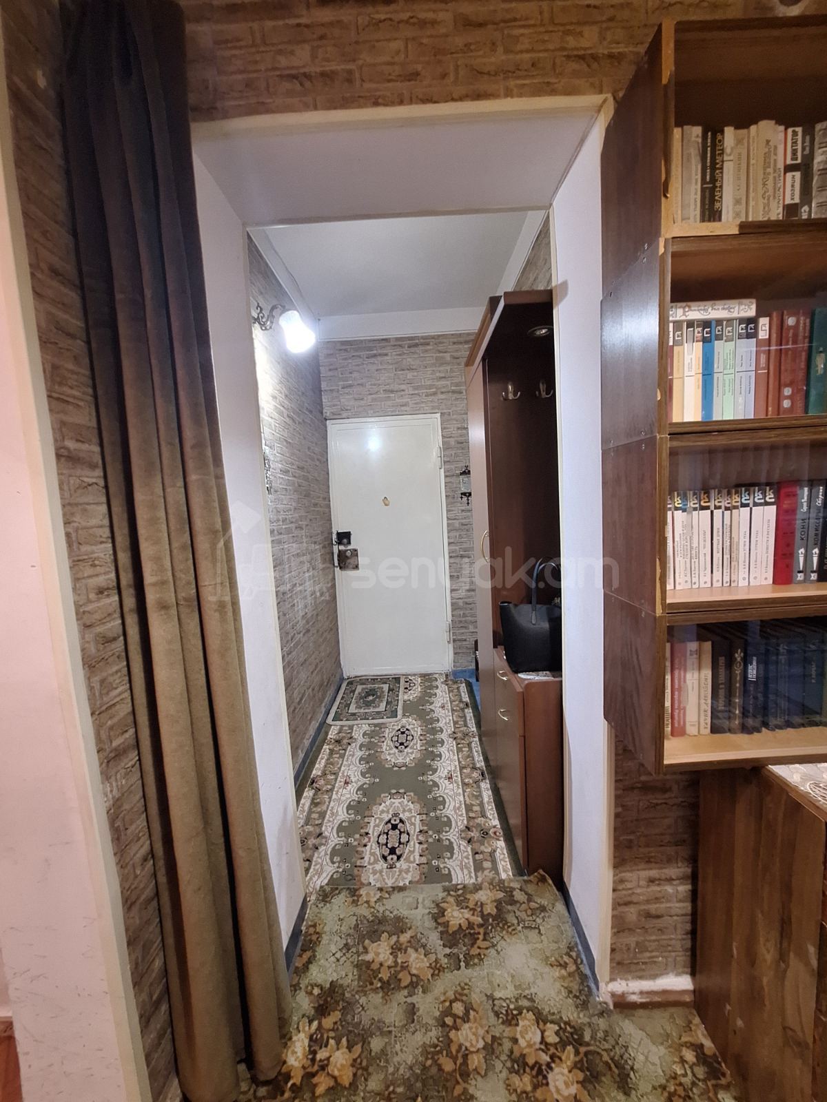 1 Սենյականոց Բնակարան, 54քմ, 4/9 հարկ, Նորմալ Վիճակում