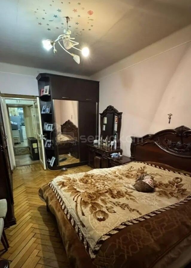 3 Սենյականոց Բնակարան Քարե Շենքում, 90քմ, 2/5 հարկ, Կոսմետիկ Վերանորոգված
