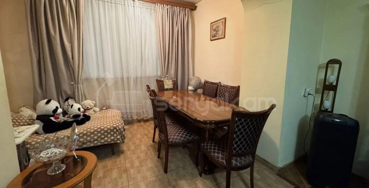 3 Սենյականոց Բնակարան Քարե Շենքում, 90քմ, 2/5 հարկ, Կոսմետիկ Վերանորոգված