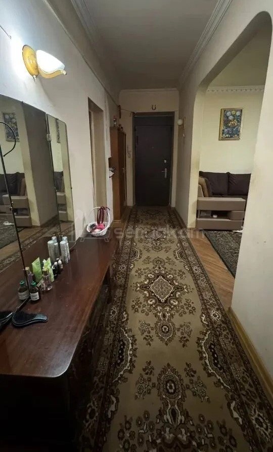 3 Սենյականոց Բնակարան Քարե Շենքում, 90քմ, 2/5 հարկ, Կոսմետիկ Վերանորոգված