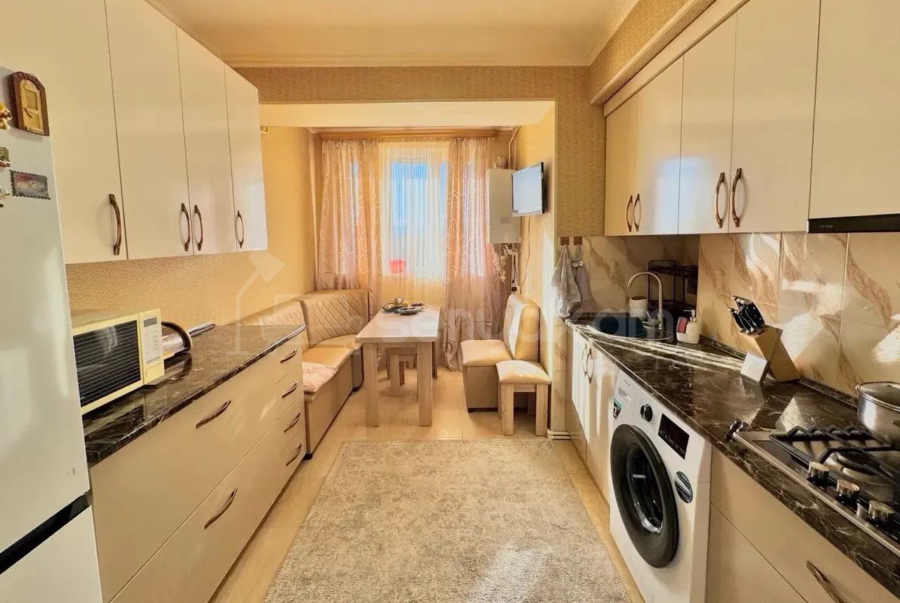 3 Սենյականոց Բնակարան, 60քմ, 10/14 հարկ, Կապիտալ Վերանորոգված
