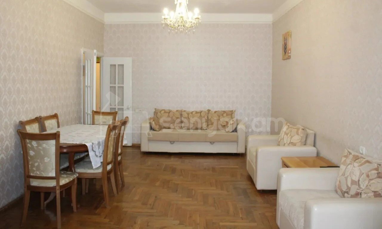 3 Սենյականոց Բնակարան Քարե Շենքում, 100քմ, 2/6 հարկ, Նորմալ Վիճակում