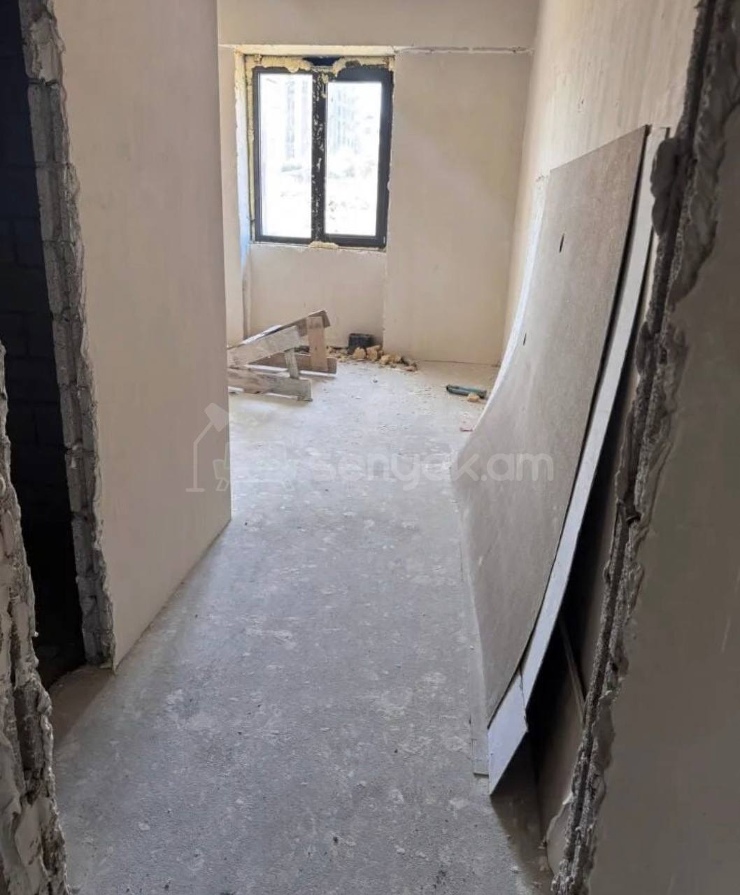 4 Սենյականոց Բնակարան, 99քմ, 9/18 հարկ, Զրոյական Վիճակում