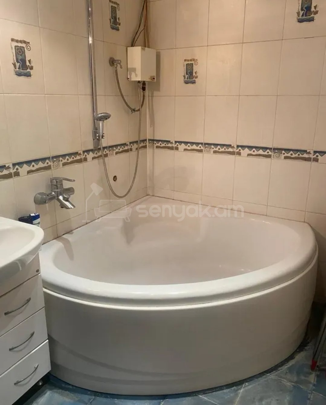 3 Սենյականոց Բնակարան, 90քմ, 6/9 հարկ, Կապիտալ Վերանորոգված
