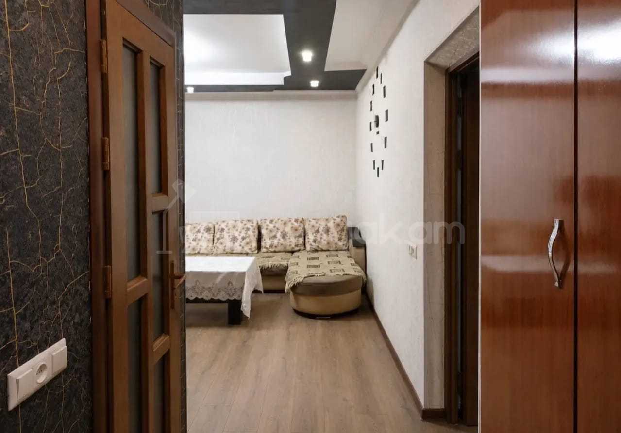 3 Սենյականոց Բնակարան Քարե Շենքում, 60քմ, 1/5 հարկ, Կապիտալ Վերանորոգված, Կահավորված