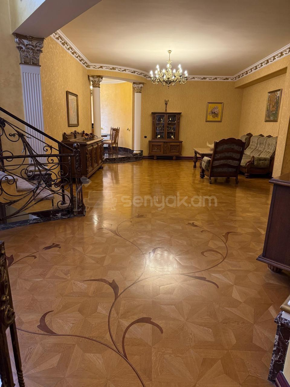 8 Սենյականոց Շքեղ Առանձնատուն, 480քմ, Լողավազանով