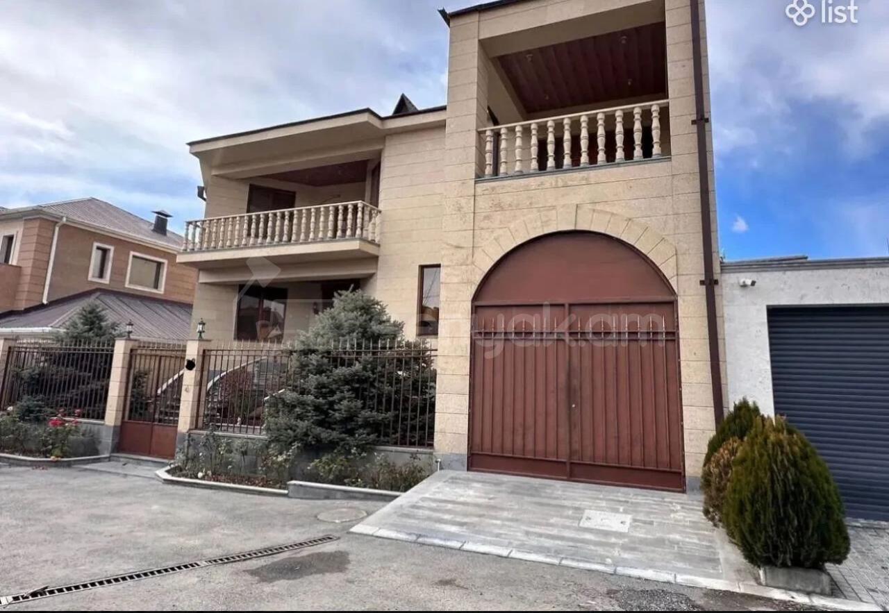8 Սենյականոց Շքեղ Առանձնատուն, 480քմ, Լողավազանով
