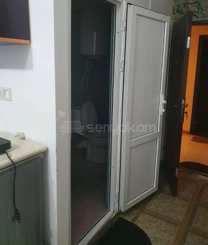 1 Սենյականոց Բնակարան, 17քմ, 6/8 հարկ, Կապիտալ Վերանորոգված