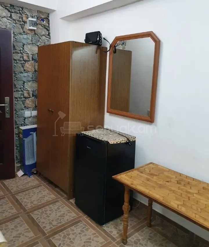 1 Սենյականոց Բնակարան, 17քմ, 6/8 հարկ, Կապիտալ Վերանորոգված