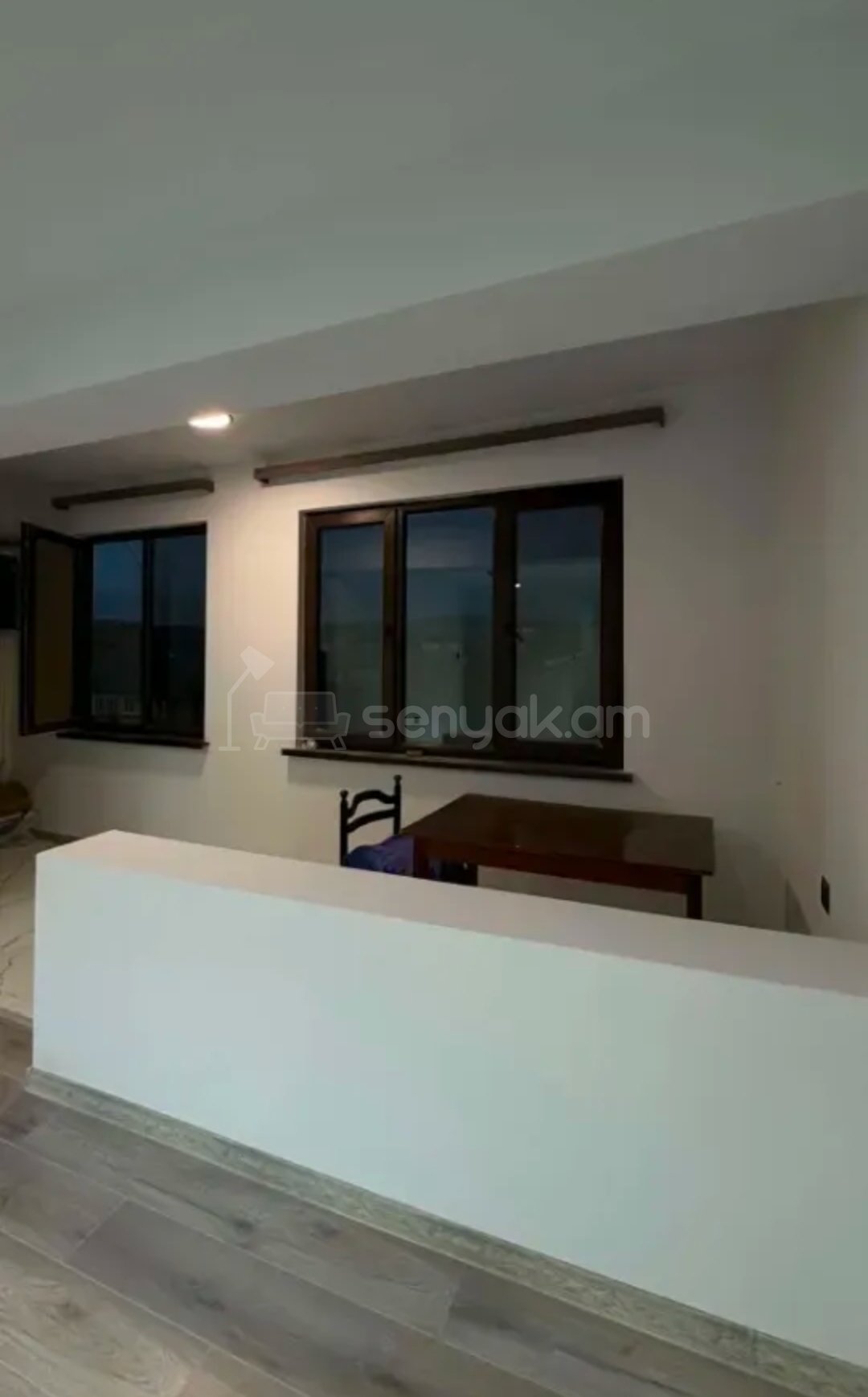 2 Սենյականոց Բնակարան Քարե Շենքում, 50քմ, 4/5 հարկ, Կապիտալ Վերանորոգված, Մասամբ Կահավորված, Արևկող