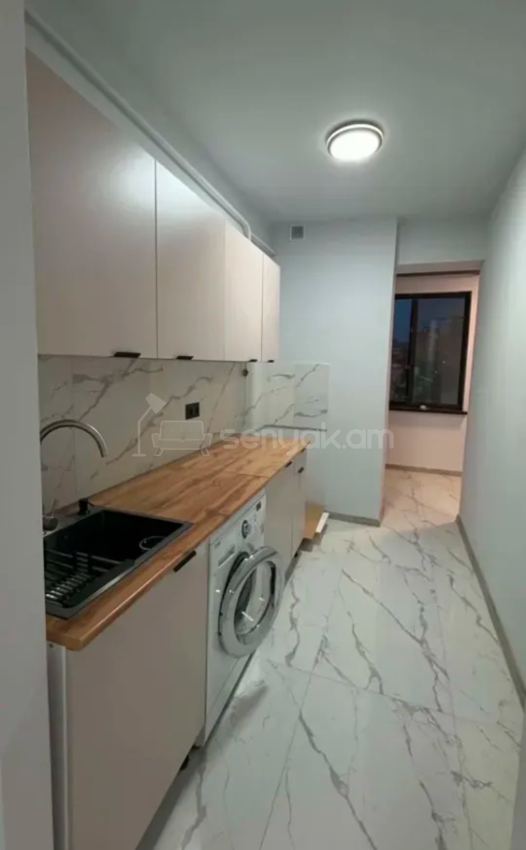 2 Սենյականոց Բնակարան Քարե Շենքում, 50քմ, 4/5 հարկ, Կապիտալ Վերանորոգված, Մասամբ Կահավորված, Արևկող