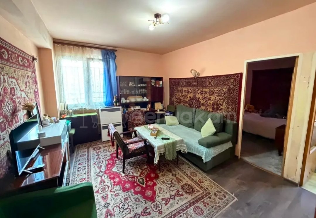 2 Սենյականոց Բնակարան, 40քմ, 2/9 հարկ, Նորմալ Վիճակում, Կահավորված, Արևկող