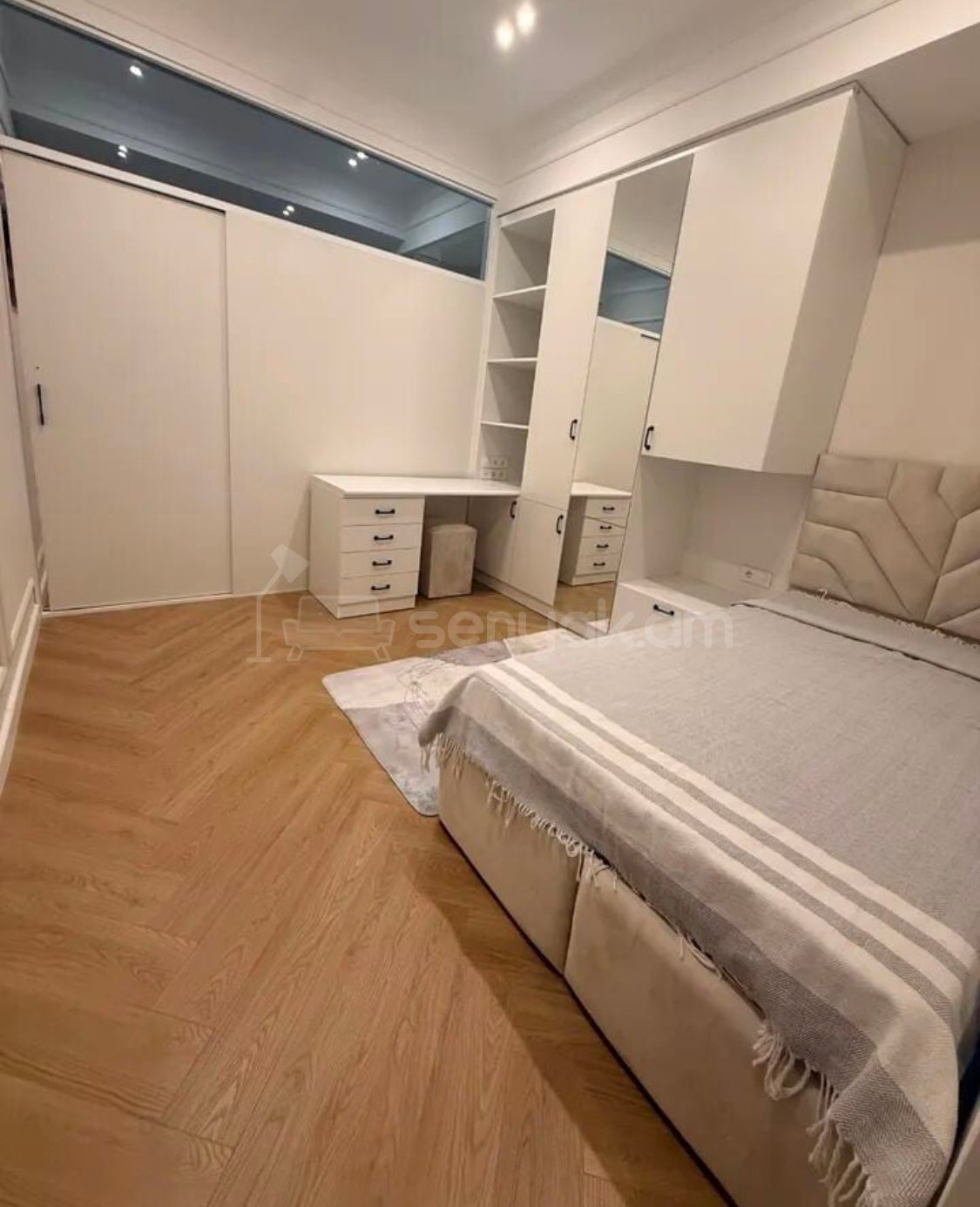 4 Սենյականոց Բնակարան Նորակառույցում, 75քմ, 5/16 հարկ, Կապիտալ Վերանորոգված, Կահավորված