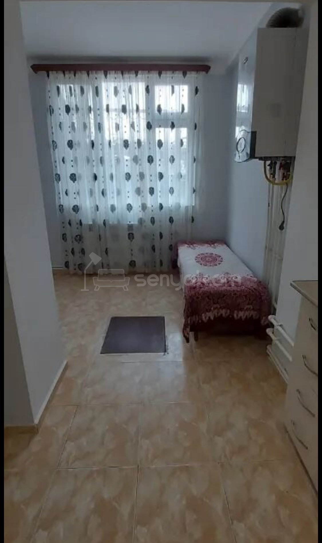 2 Սենյականոց Բնակարան Քարե Շենքում, 55քմ, 1/4 հարկ, Նորմալ Վիճակում, Կահավորված