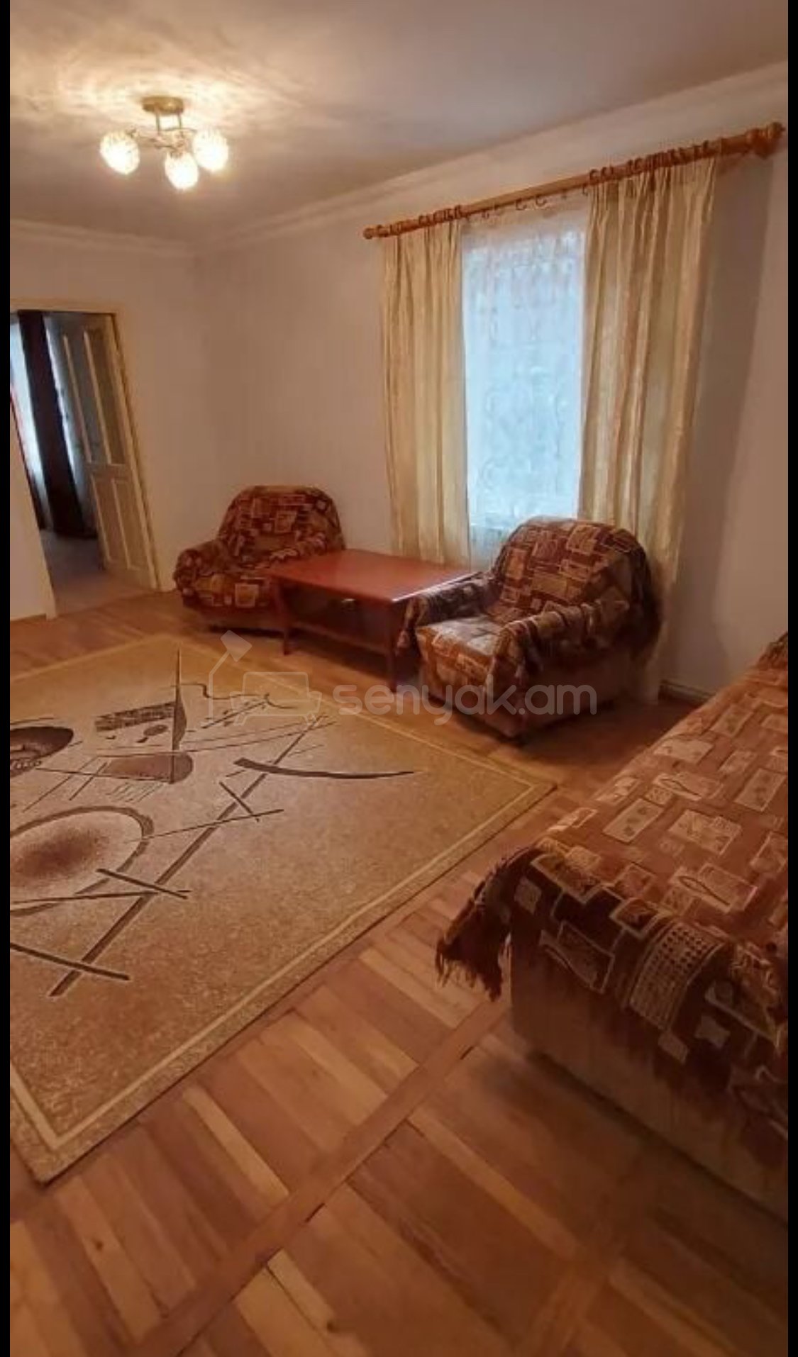 2 Սենյականոց Բնակարան Քարե Շենքում, 55քմ, 1/4 հարկ, Նորմալ Վիճակում, Կահավորված