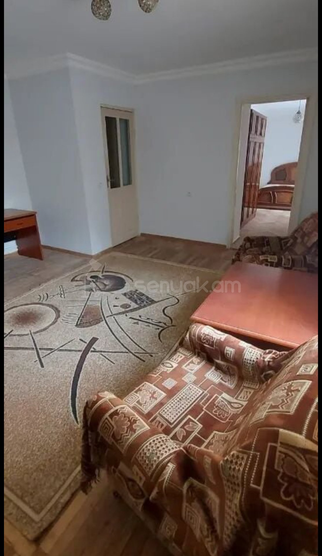 2 Սենյականոց Բնակարան Քարե Շենքում, 55քմ, 1/4 հարկ, Նորմալ Վիճակում, Կահավորված