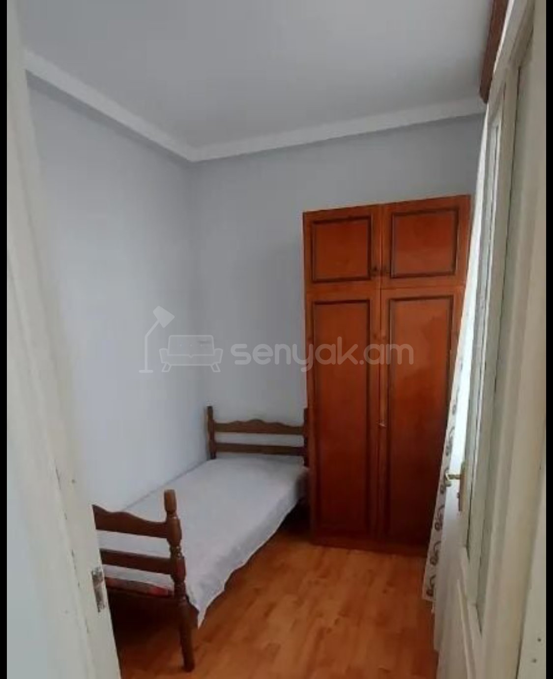 2 Սենյականոց Բնակարան Քարե Շենքում, 55քմ, 1/4 հարկ, Նորմալ Վիճակում, Կահավորված