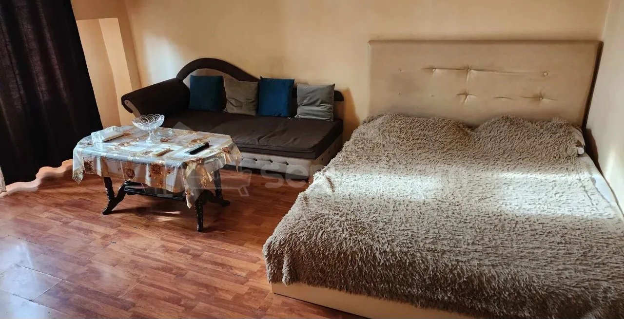 1 Սենյականոց Բնակարան Քարե Շենքում, 30քմ, 2/5 հարկ, Կապիտալ Վերանորոգված, Կահավորված