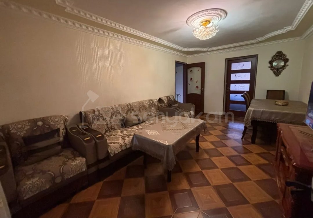 3 Սենյականոց Բնակարան Քարե Շենքում, 60քմ, 3/4 հարկ, Կապիտալ Վերանորոգված