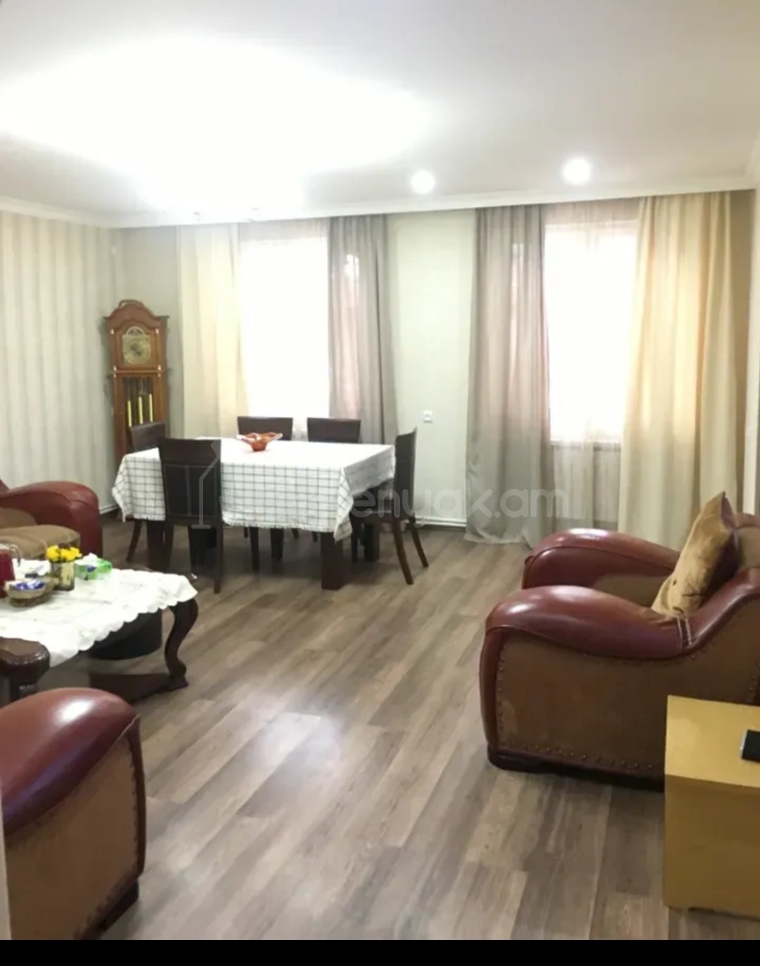 3 Սենյականոց Բնակարան Քարե Շենքում, 92քմ, 2/5 հարկ, Կապիտալ Վերանորոգված, Կահավորված, Արևկող