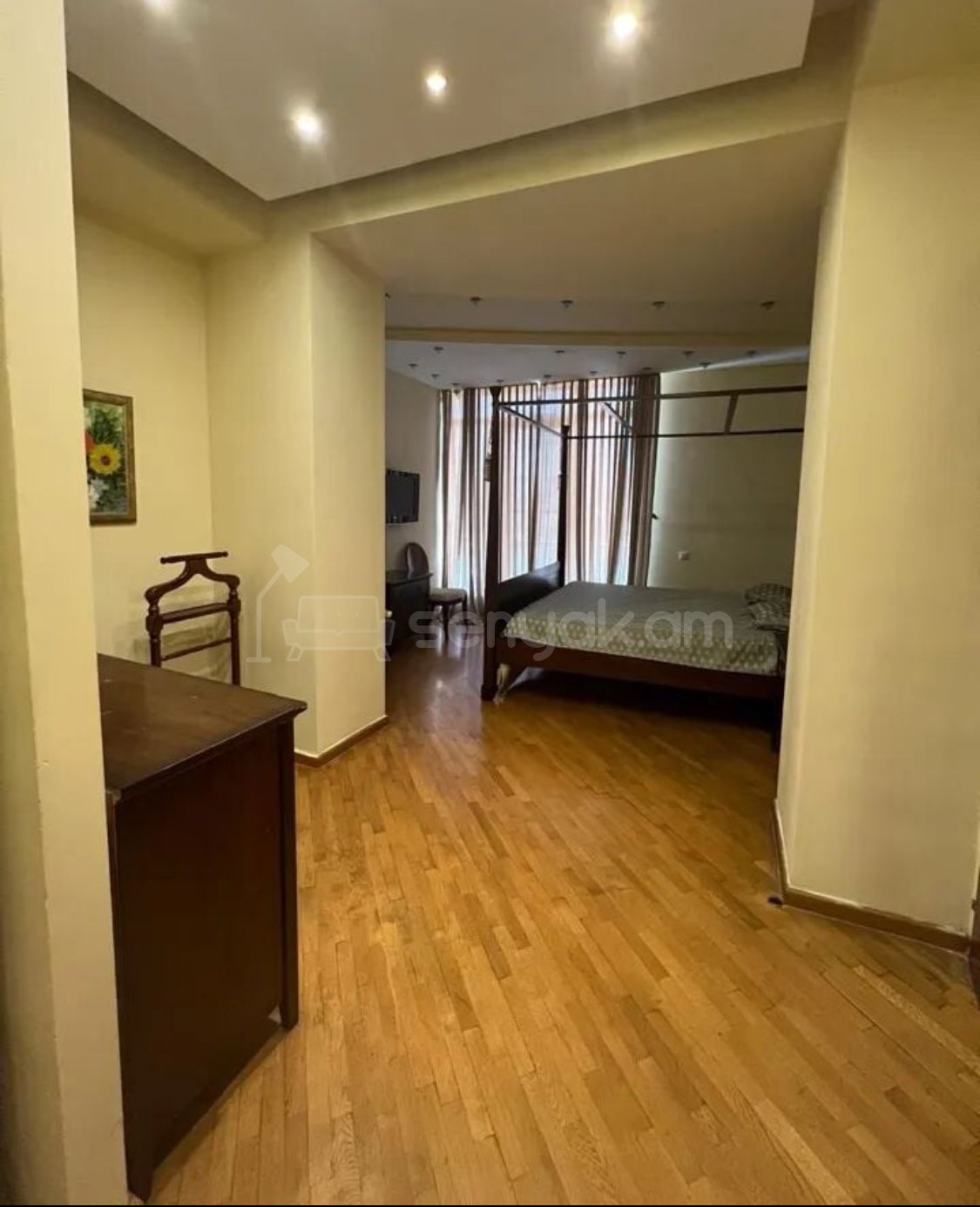 3 Սենյականոց Բնակարան Նորակառույցում, 330քմ, 13/13 հարկ, Կապիտալ Վերանորոգված, Կահավորված, Արևկող
