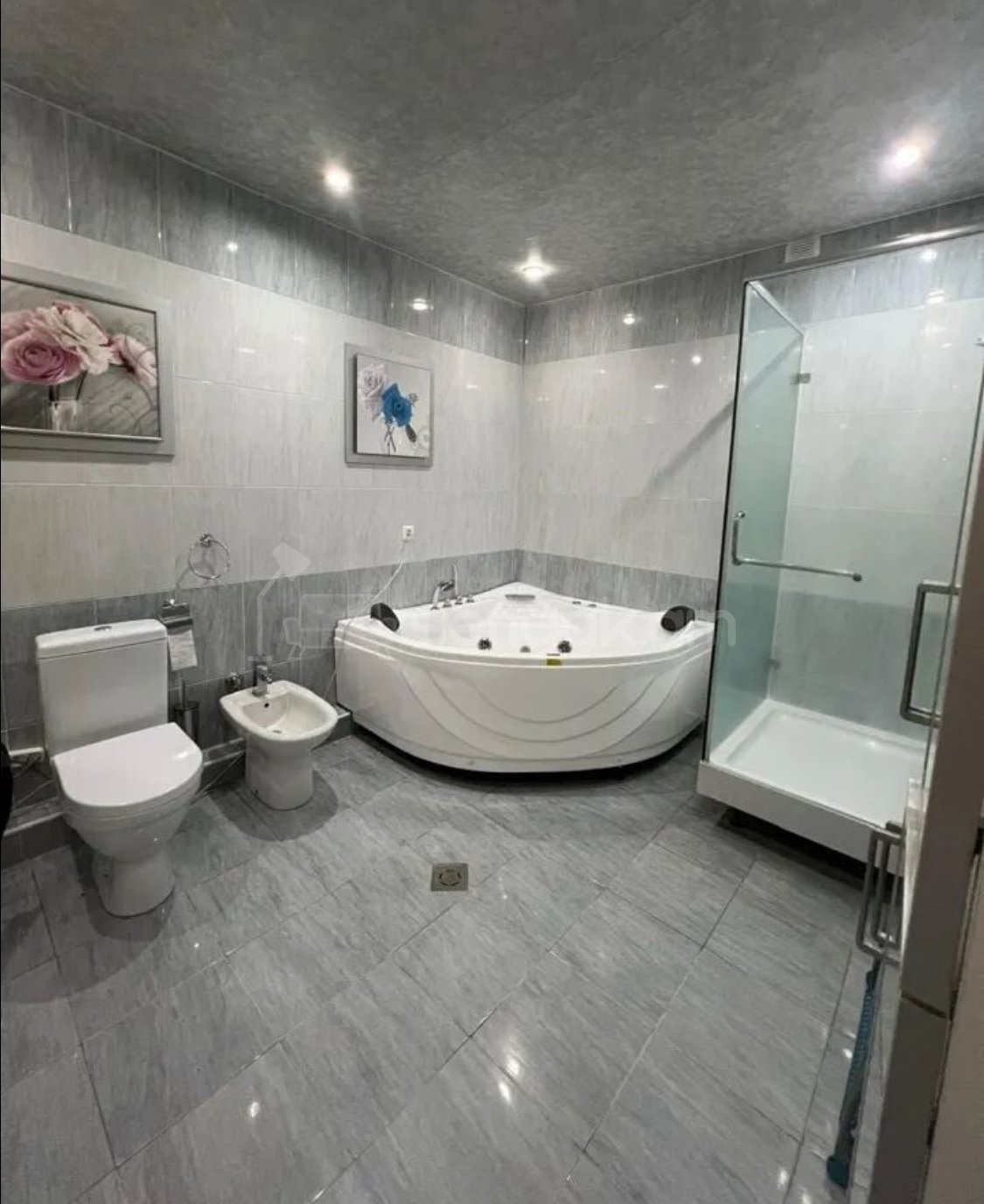 3 Սենյականոց Բնակարան Նորակառույցում, 330քմ, 13/13 հարկ, Կապիտալ Վերանորոգված, Կահավորված
