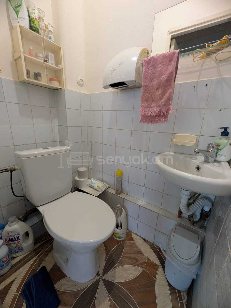3 Սենյականոց Բնակարան, 73քմ, 6/9 հարկ, Նորմալ Վիճակում