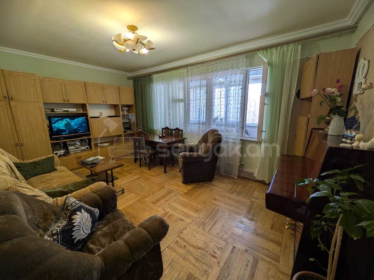 3 Սենյականոց Բնակարան, 73քմ, 6/9 հարկ, Նորմալ Վիճակում