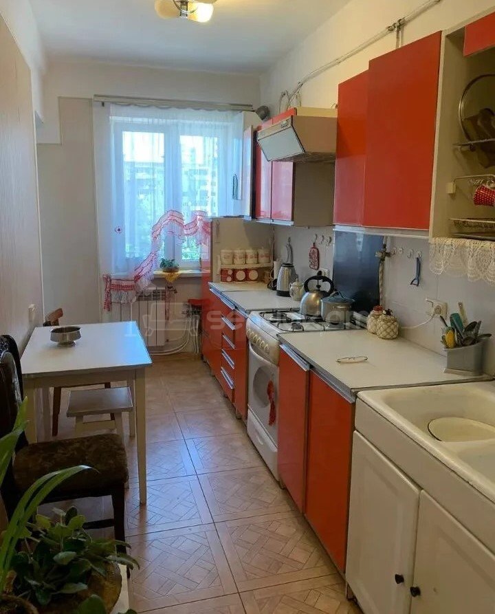 3 Սենյականոց Բնակարան, 73քմ, 6/9 հարկ, Նորմալ Վիճակում