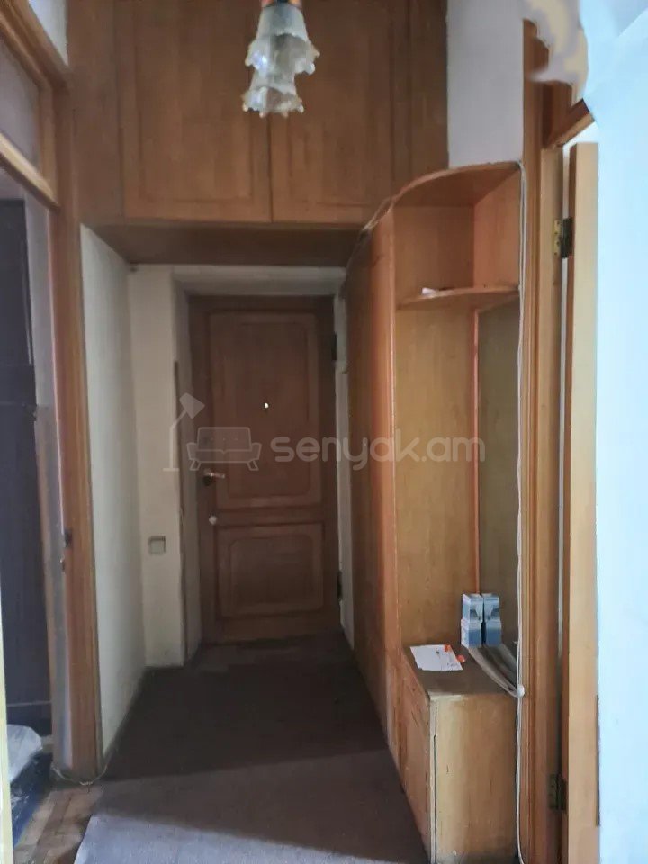 2 Սենյականոց Բնակարան Քարե Շենքում, 68քմ, 3/4 հարկ, Նորմալ Վիճակում, Կահավորված