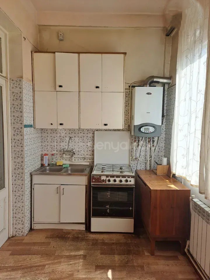 2 Սենյականոց Բնակարան Քարե Շենքում, 68քմ, 3/4 հարկ, Նորմալ Վիճակում, Կահավորված