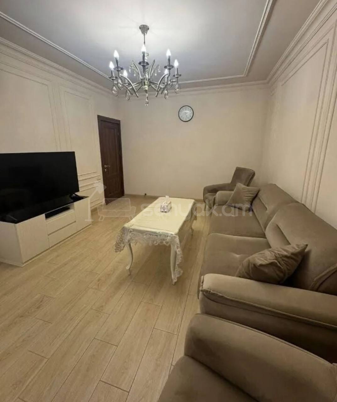 3 Սենյականոց Բնակարան Քարե Շենքում, 75քմ, 5/5 հարկ, Կապիտալ Վերանորոգված