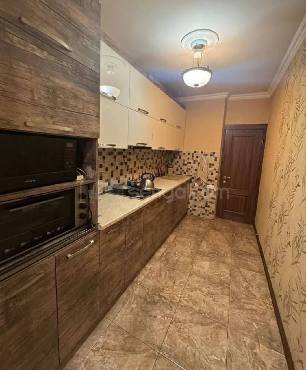 3 Սենյականոց Բնակարան Քարե Շենքում, 75քմ, 5/5 հարկ, Կապիտալ Վերանորոգված