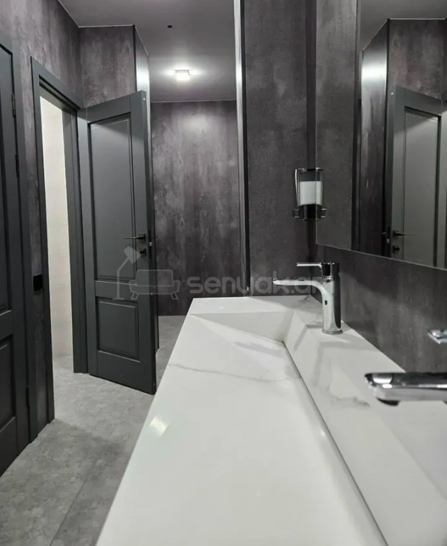 Օֆիսային Տարածք, 1600քմ, Կապիտալ Վերանորոգված
