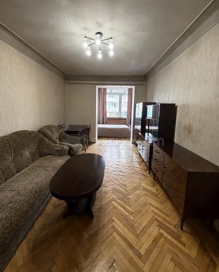 2 Սենյականոց Բնակարան Քարե Շենքում, 46քմ, 5/5 հարկ, Պետական Վիճակում