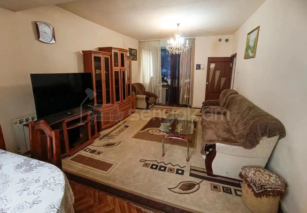 2 Սենյականոց Բնակարան Քարե Շենքում, 68քմ, 5/5 հարկ, Նորմալ Վիճակում