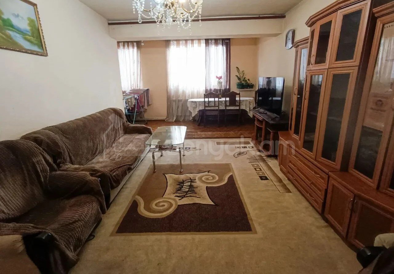 2 Սենյականոց Բնակարան Քարե Շենքում, 68քմ, 5/5 հարկ, Նորմալ Վիճակում