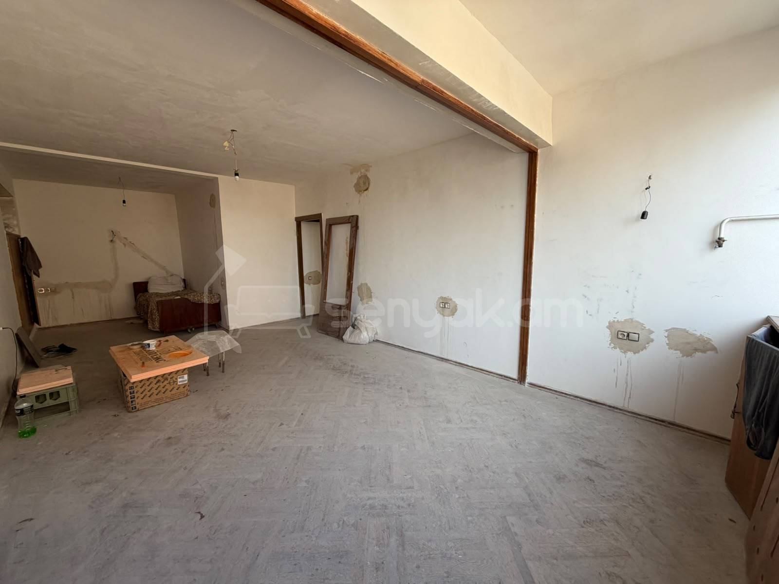 1 Սենյականոց Բնակարան Քարե Շենքում, 48քմ, 3/5 հարկ, Պետական Վիճակում