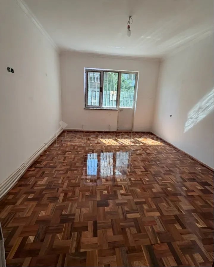 3 Սենյականոց Բնակարան Քարե Շենքում, 70քմ, 2/5 հարկ, Կապիտալ Վերանորոգված