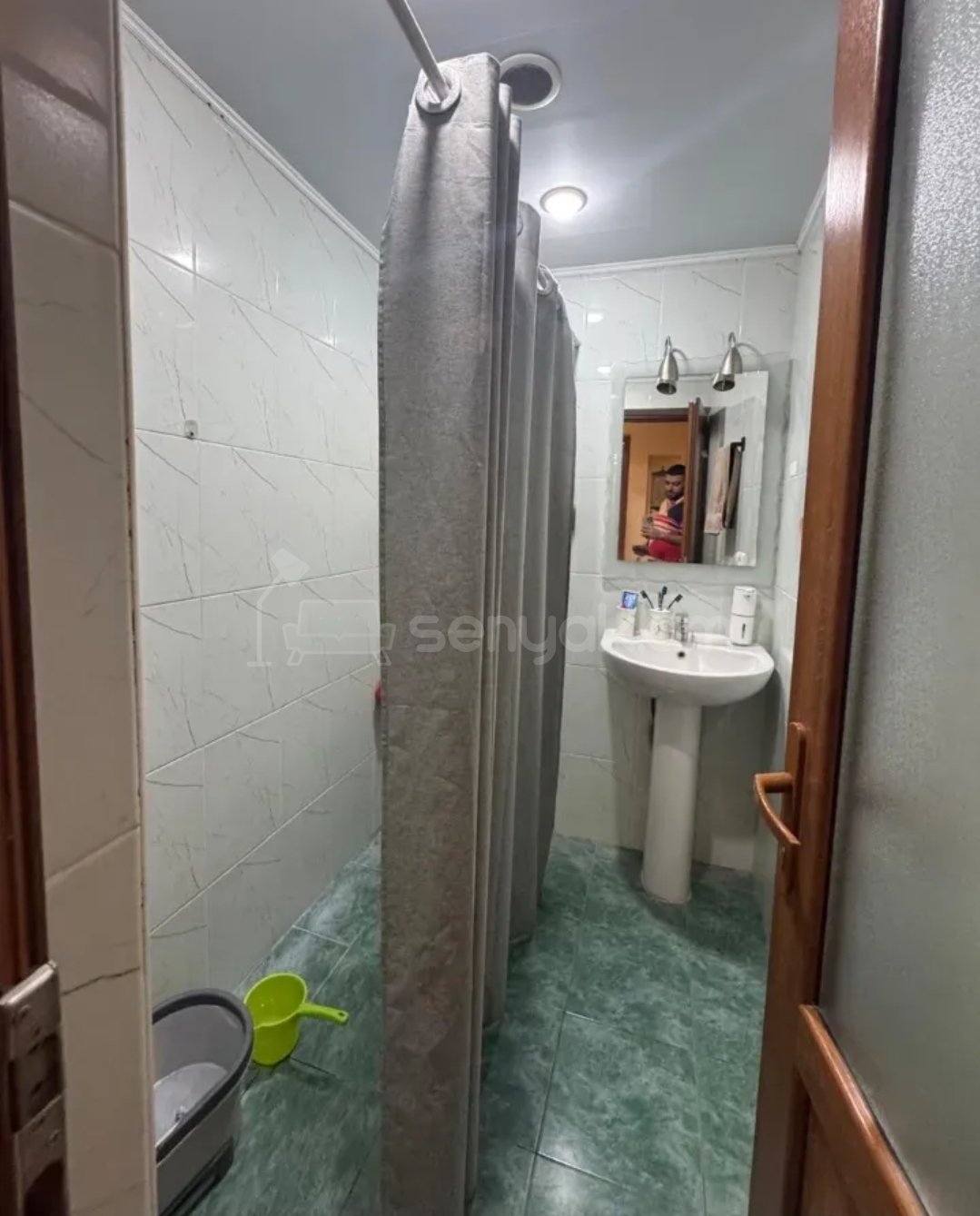 3 Սենյականոց Բնակարան Քարե Շենքում, 75քմ, 2/4 հարկ, Կապիտալ Վերանորոգված