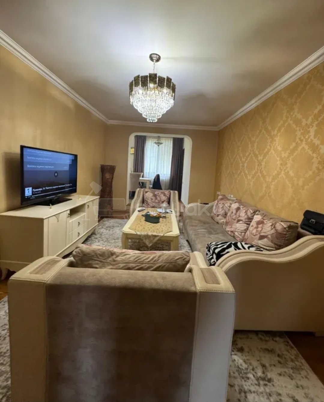 3 Սենյականոց Բնակարան Քարե Շենքում, 75քմ, 2/4 հարկ, Կապիտալ Վերանորոգված