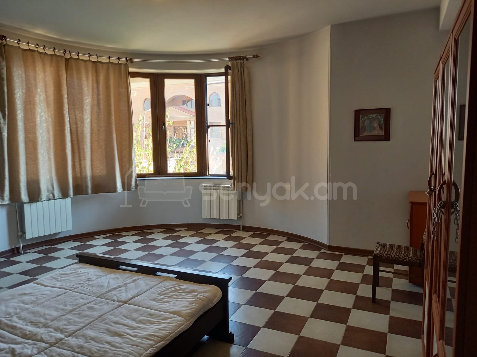 5 Սենյականոց Շքեղ Առանձնատուն, 210քմ, Կահավորված, Ավտոտնակով