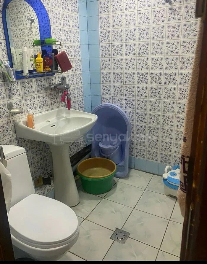 3 Սենյականոց Բնակարան Քարե Շենքում, 78քմ, 1/5 հարկ, Նորմալ Վիճակում