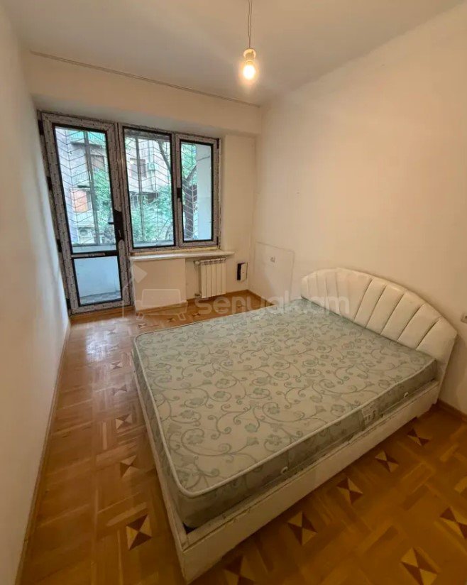 2 Սենյականոց Բնակարան Քարե Շենքում, 78քմ, 2/5 հարկ, Կոսմետիկ Վերանորոգված