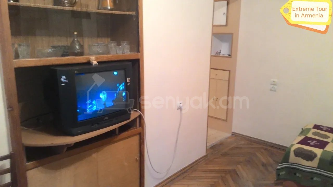 1 Սենյականոց Բնակարան Քարե Շենքում, 30քմ, 1/5 հարկ, Նորմալ Վիճակում, Կահավորված, Արևկող