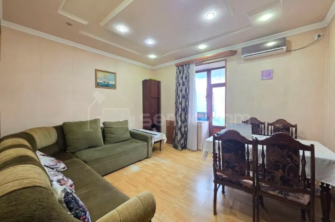 2 Սենյականոց Բնակարան Քարե Շենքում, 42քմ, 3/3 հարկ, Կապիտալ Վերանորոգված