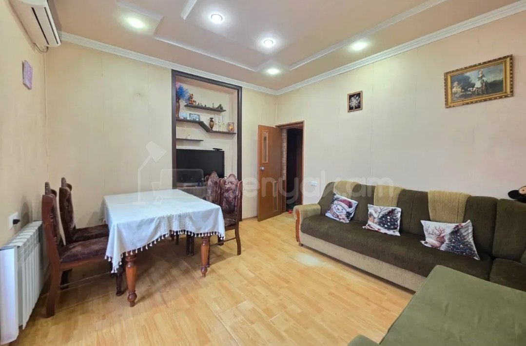 2 Սենյականոց Բնակարան Քարե Շենքում, 42քմ, 3/3 հարկ, Կապիտալ Վերանորոգված
