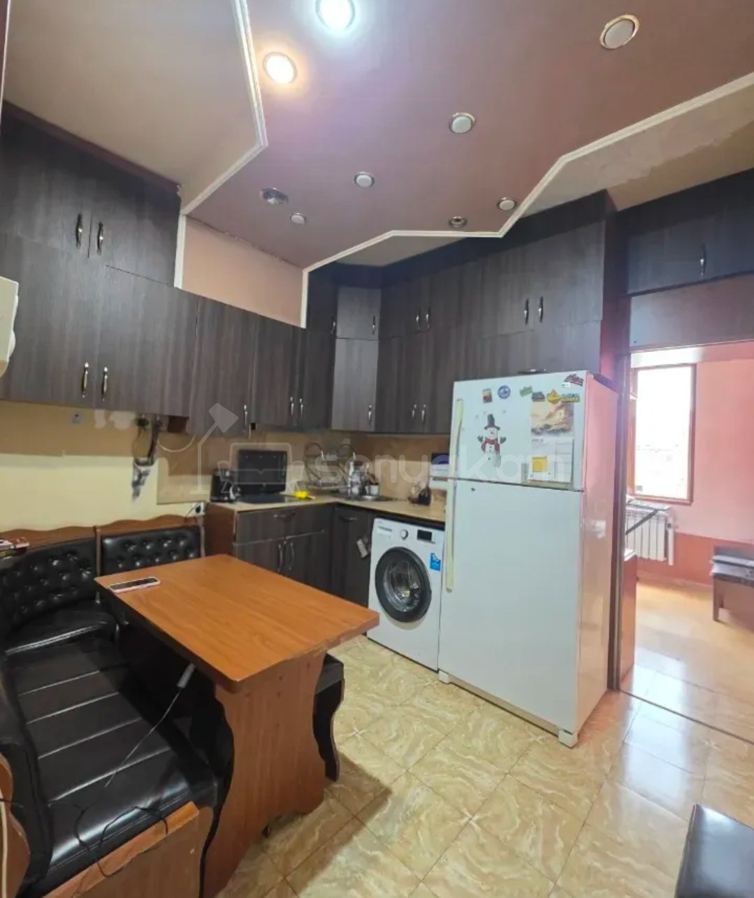 2 Սենյականոց Բնակարան Քարե Շենքում, 42քմ, 3/3 հարկ, Կապիտալ Վերանորոգված