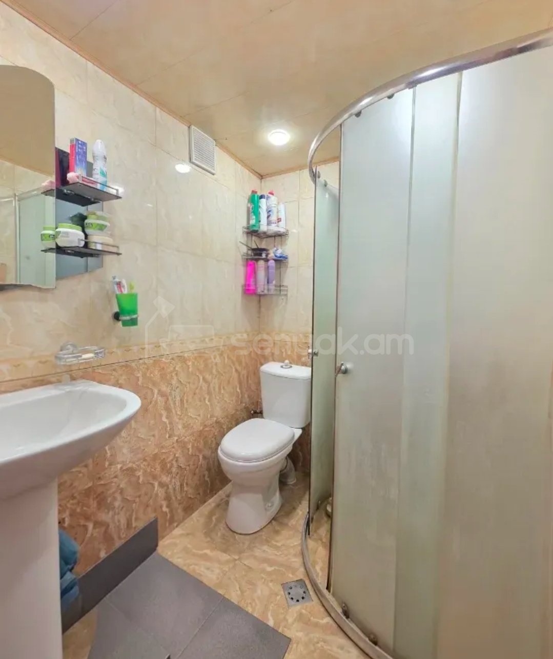 2 Սենյականոց Բնակարան Քարե Շենքում, 42քմ, 3/3 հարկ, Կապիտալ Վերանորոգված
